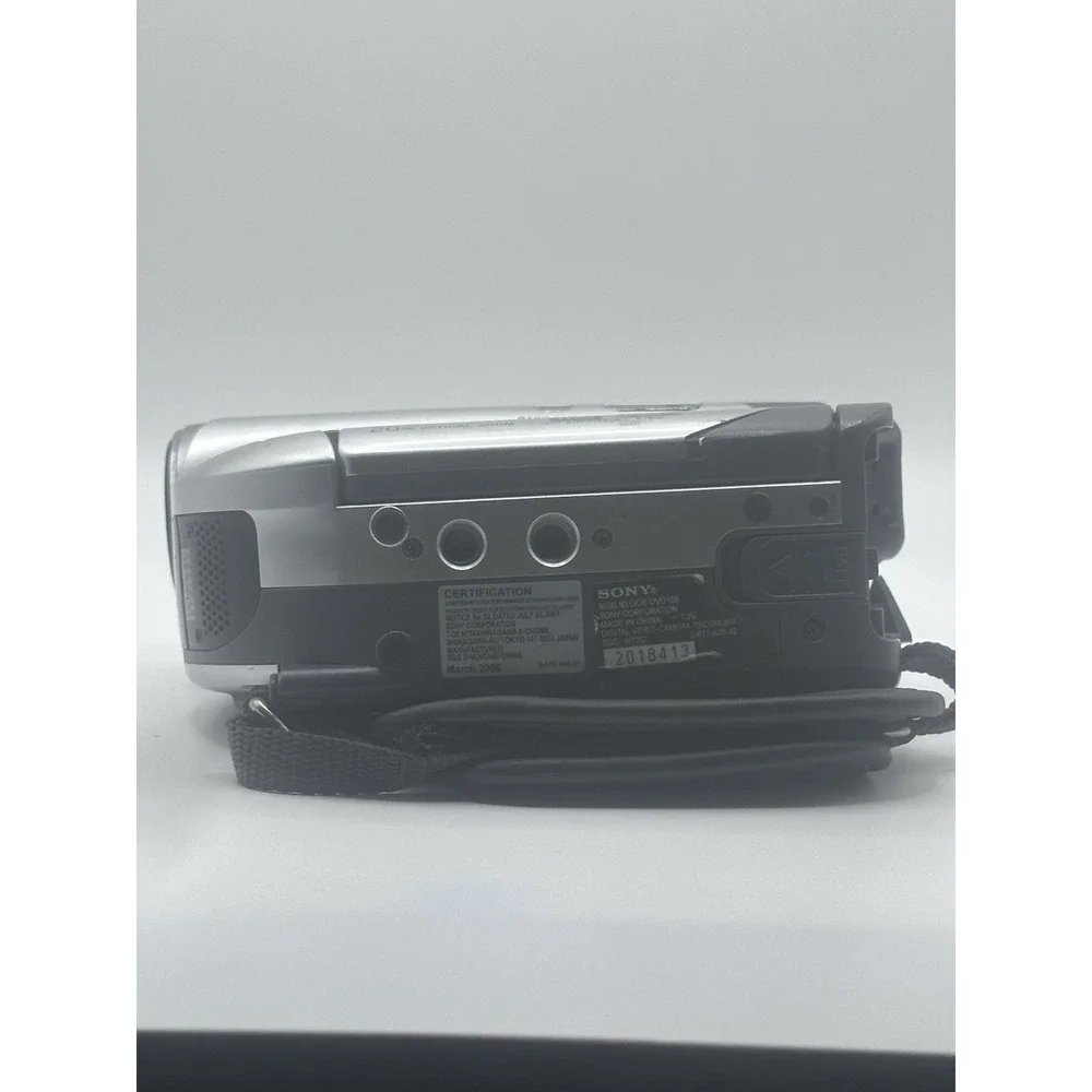 Sony Handycam DCR-DVD105 DVD Camcorder 20x  Zoom Carl Zeiss Untested For Parts